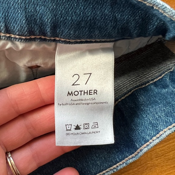 MOTHER Denim Rascal Cherry Short - Picture 6 of 6